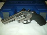 Smith & Wesson M686 - 5 of 6