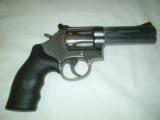 Smith & Wesson M686 - 4 of 6