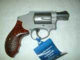 Smith & Wesson M642 - 4 of 6