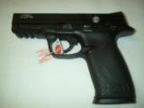 Smith & Wesson M&P22 - 3 of 5