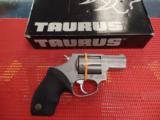 Taurus 605 - 1 of 6