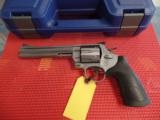 Smith & Wesson 629 Classic - 2 of 5