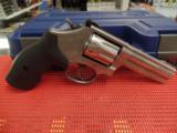 Smith & Wesson 617-6
- 3 of 8