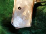 Colt 1908 Mod. 380 Cal. Mfg. 1922, Original Nickel and Mother-of-peal grips - 6 of 9