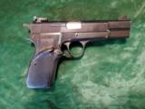 Browning Hi Power, 9mm C series, adj. sight 98% original blue. - 2 of 10