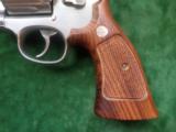 Smith and Wesson 686-4 Mod. 6" Bl. SS Like new - 2 of 9