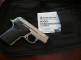 Smith Model 2213 in 22 lr - 7 of 7