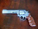 Excellent condition Smith Model 617 (no dash) 6" 22 lr - 2 of 5