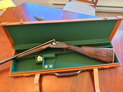 Beautiful light weight (6 lbs 1.3ozs) cased 20 ga Piotti7 Pin Holland and Holland style side lock with 28" barrels - Image 1 of 18