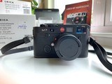 Leica M7 0.72 black body with accessories, barely used - 1 of 4