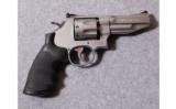 Smith & wesson 627-5
8 shot
.357 Magnum - 2 of 3