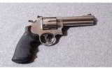 SMITH & WESSON 629-6
.44 Magnum - 1 of 4