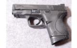 Smith & Wesson M & P 40C - 2 of 3