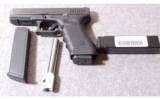Glock ~ 22 ~ .40 S&W - 3 of 3