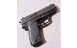 Heckler & Koch ~ USP ~ .40 S&W - 1 of 2