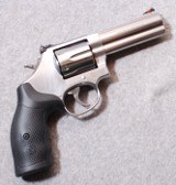 Smith & Wesson ~ Model 686 ~ .357 Magnum