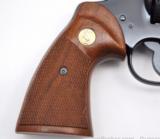 Colt Python 2-1/2" - Royal Blue - 1982 - Genuine Colt Service and Target Grips- 6 of 15