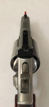 Smith and Wesson 686 Plus 3 7-Shot Revolver - 5 of 6