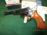 smith and wesson model 19-3 357magnum - 2 of 4