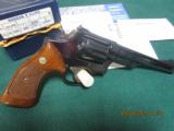 smith and wesson model 19-3 357magnum - 1 of 4