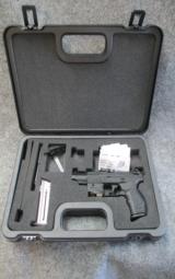 WALTHER P22 .22LR Kit Pistol & Laser - 1 of 10