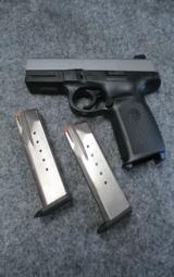 Smith & Wesson SW40VE .40 S&W Semi Auto Pistol - 2 of 7