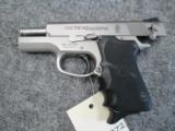 Smith & Wesson 4013 TSW .40 S&W Handgun - 10 of 11