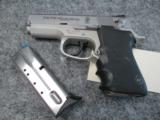 Smith & Wesson 4013 TSW .40 S&W Handgun - 2 of 11
