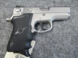 Smith & Wesson 4013 TSW .40 S&W Handgun - 4 of 11