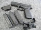 Glock 17 Gen 4 9mm Handgun NEW - 3 of 9