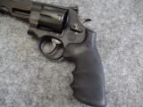 Smith & Wesson 327 TRR8 Performance Center 357 Magnum - 4 of 13