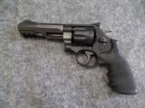 Smith & Wesson 327 TRR8 Performance Center 357 Magnum - 3 of 13