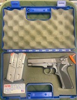SMITH & WESSON 910 9mm DA/SA Pistol w/Box & 2 Ten round magazines - 3 of 3