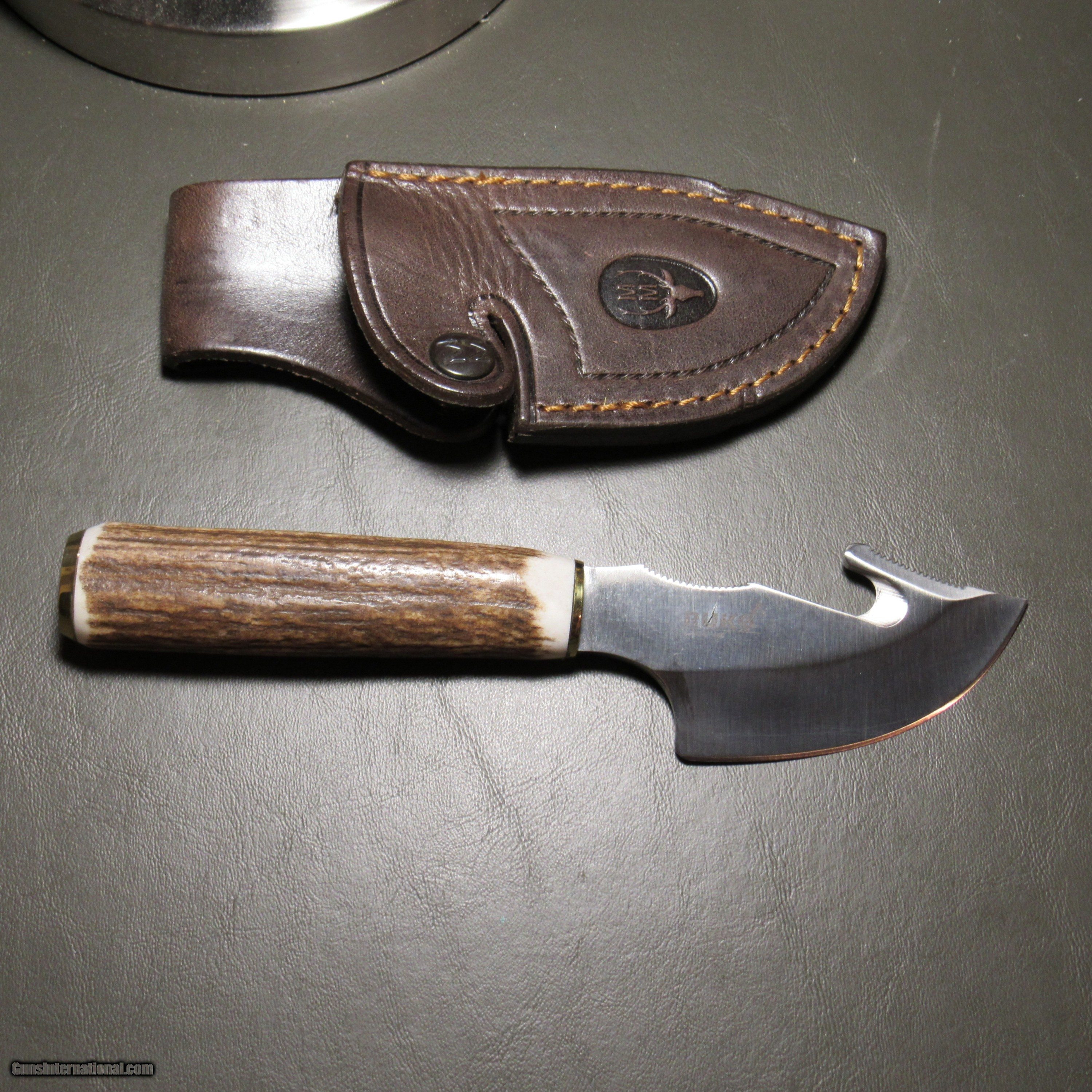 Ruko Gut Hook hunting knife