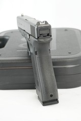 Glock 22 Gen4 40 S&W 2 Mags - 4 of 8