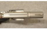 Smith & Wesson Model 940-1
9mm PARA. - 3 of 8