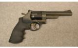 Smith & Wesson Model 29-6 .44 MAG - 2 of 8