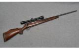 Weatherby ~ Mark V ~ .300 Weatherby Magnum. - 1 of 8