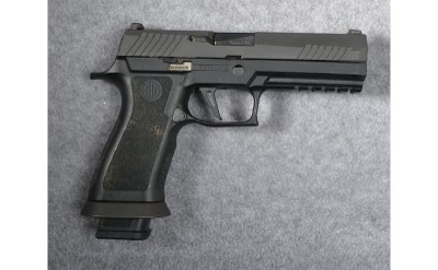 Sig Sauer P320 - Image 2 of 2