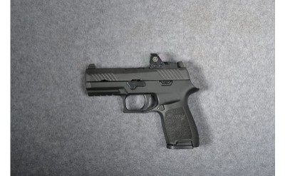 Sig Sauer P320 - Image 2 of 2