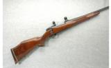 Weatherby Mark V Deluxe .340 WBY MAG - 1 of 7