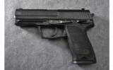 Heckler and Koch H&K USP Semi Auto Pistol in .40 S&W - 2 of 4
