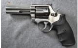 Smith & Wesson Model 686 Stainless Revolver in .357 Mag - 2 of 4