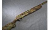 Benelli Super Black Eagle Semi Auto Shotgun in Real Tree Camo - 1 of 8