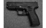 Springfield Armory XD-40 Semi Auto Pistol in .40 S&W - 2 of 4