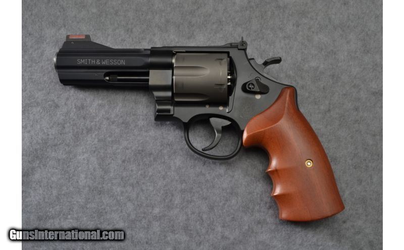 Smith And Wesson ~ 329pd Airlite ~ 44 Mag 5203