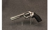 Smith and Wesson ~ 686 - 6 - 2 of 2