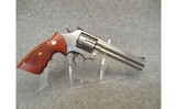 Smith and Wesson ~ 686-6 - 1 of 2