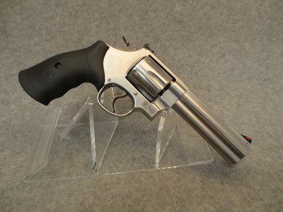 Smith and Wesson ~ Model 629-6 - 44 Magnum