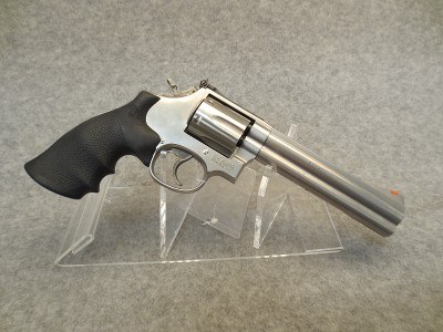 Smith and Wesson ~ Model 686-4- 357 Magnum